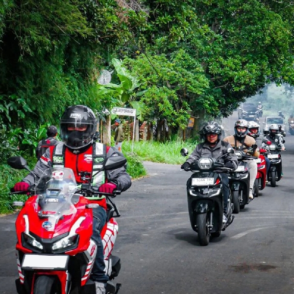 Tips Berkendara Sepeda Motor Saat Musim Liburan