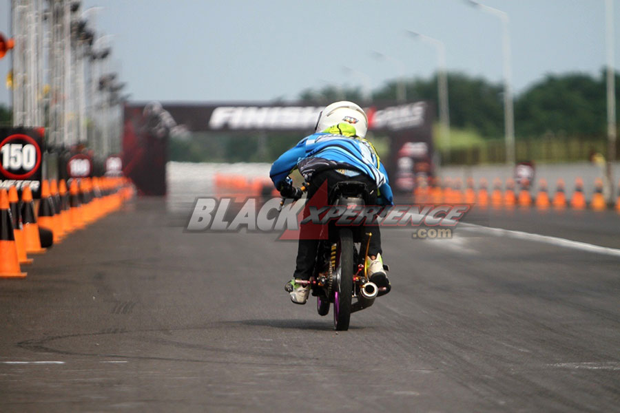 Black Drag Bike Surabaya 2024