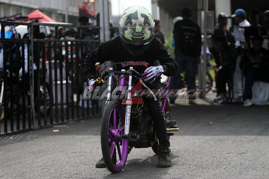 Black Drag Bike Surabaya 2024