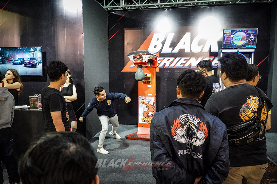 Entertainment dan Booth Blackxperience di Black Drag Bike 2023 Sidoarjo 