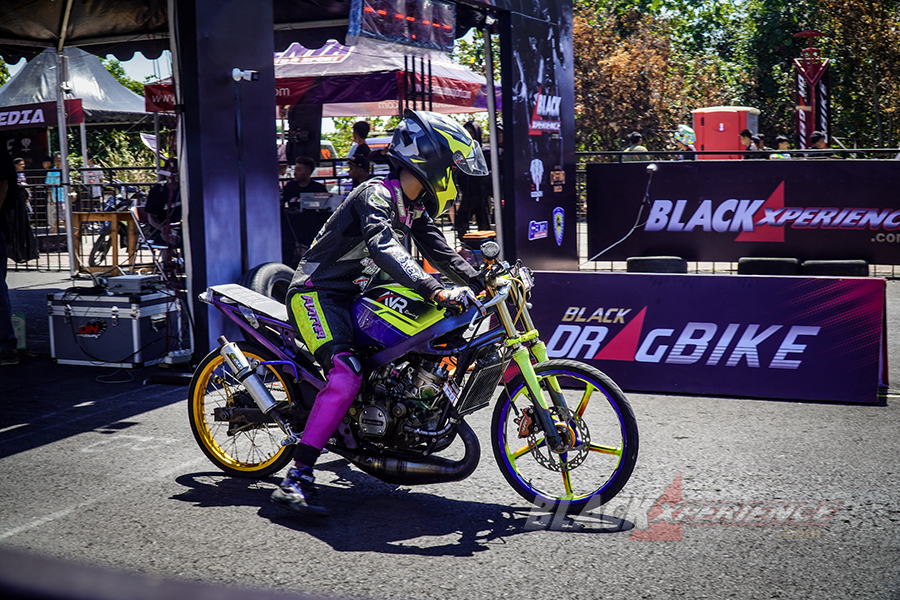 Start Line dan Aksi Dragster di Black Drag Bike 2023 Sidoarjo