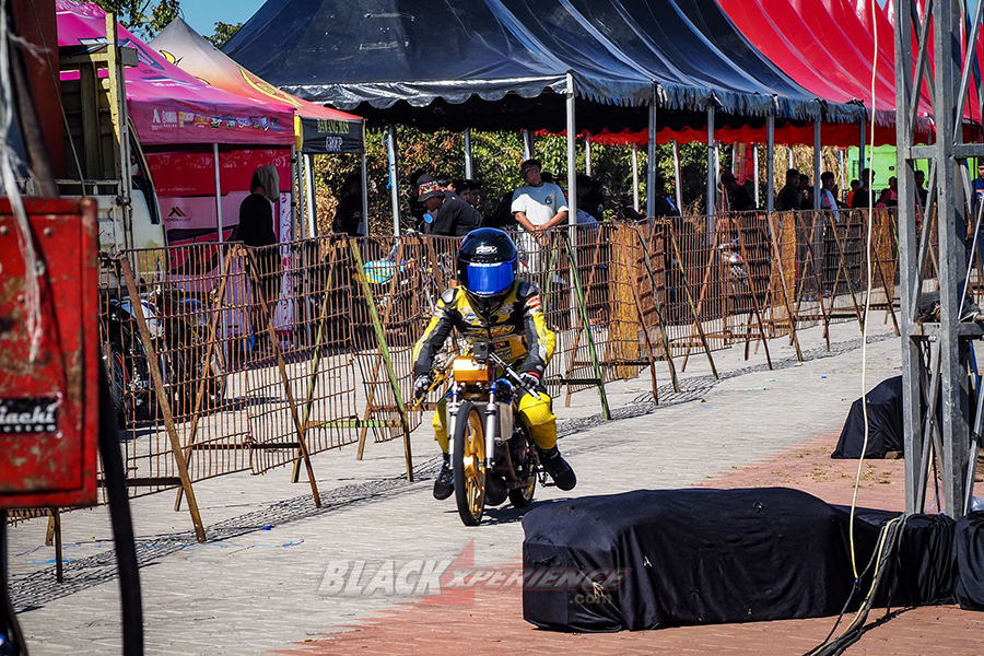 Start Line dan Aksi Dragster di Black Drag Bike 2023 Sidoarjo