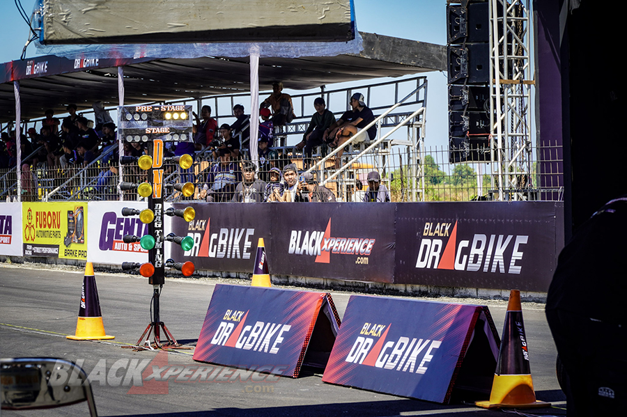 Start Line dan Aksi Dragster di Black Drag Bike 2023 Sidoarjo