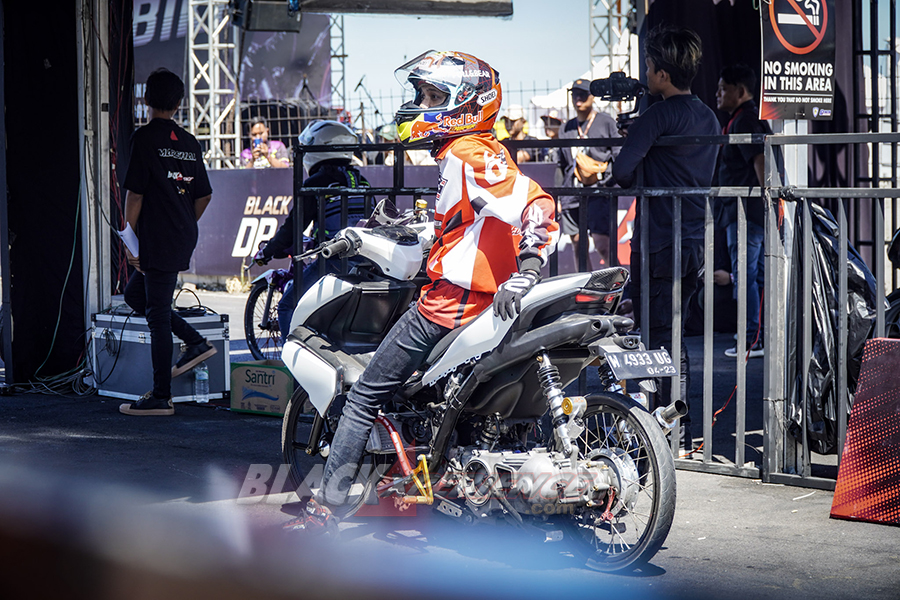 Start Line dan Aksi Dragster di Black Drag Bike 2023 Sidoarjo