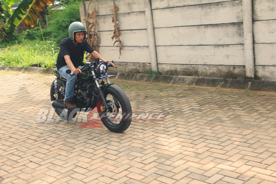 Modifikasi Yamaha Cafe Racer, Klasik tapi Roker