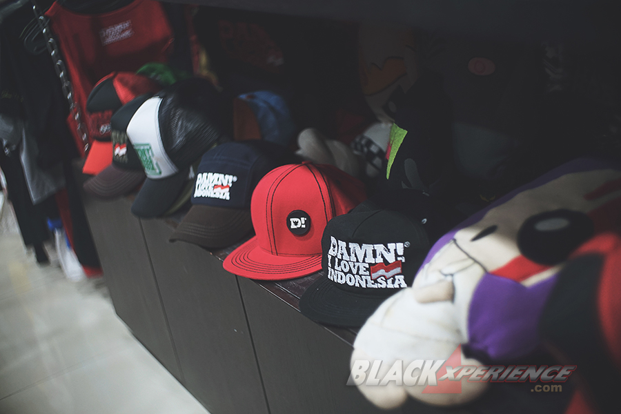 Produk topi dan snapback dari Damn! I Love Indonesia