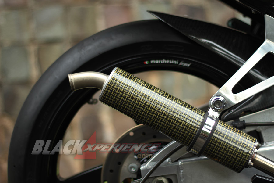 Silencer dari carbon