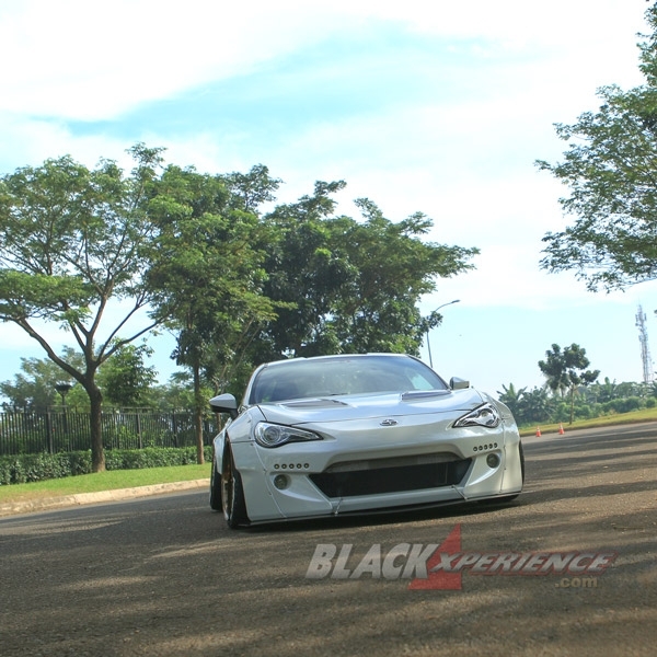 Modifikasi Toyota FT86 Rocket Bunny