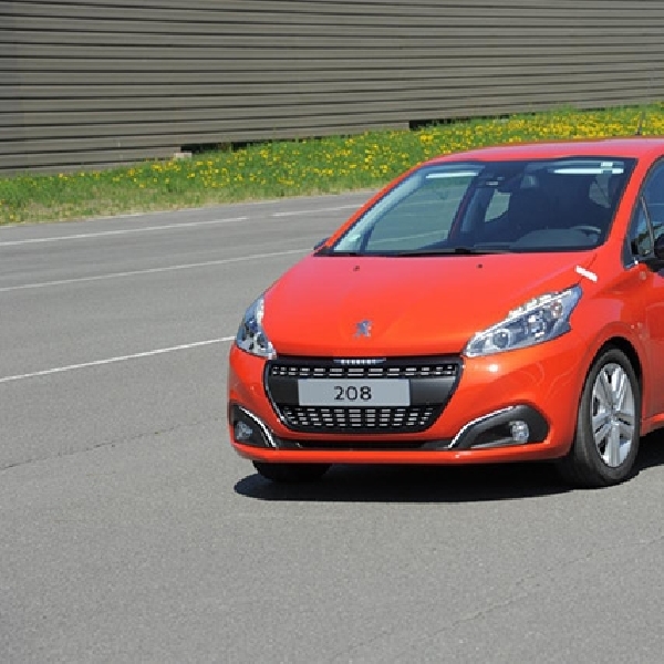 Peugeot 208 BlueHDI Catat Rekor Konsumsi BBM