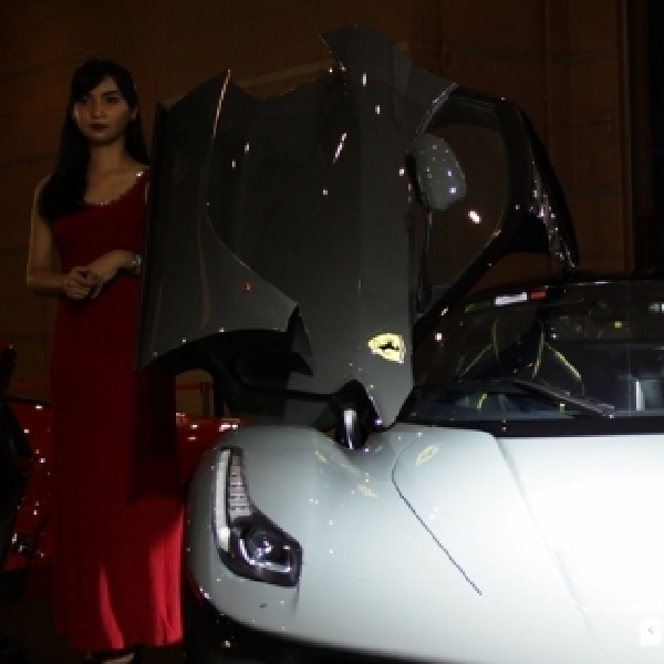 Eksotisme Ferrari LaFerrari Sedot Perhatian Pengunjung IIMS 2015