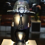 Piaggio Indonesia Boyong Vespa 946 Emporio Armani ke Tanah Air