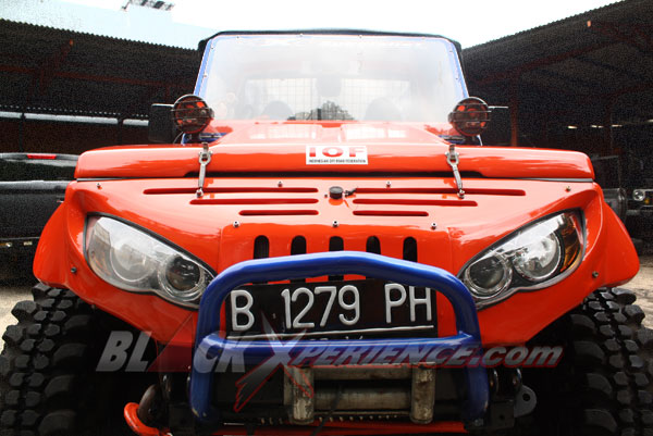 Custom hedlamp, tanduk, winch, dan foglamp