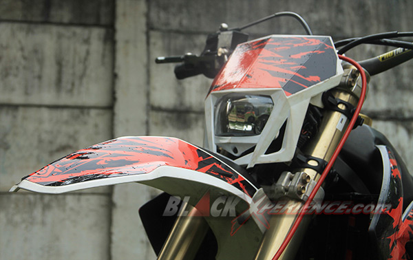 Kawasaki KLX150 Supermoto Caos Custom Bike