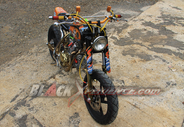 Honda GL-Max V-Engine, garang dan bertenaga