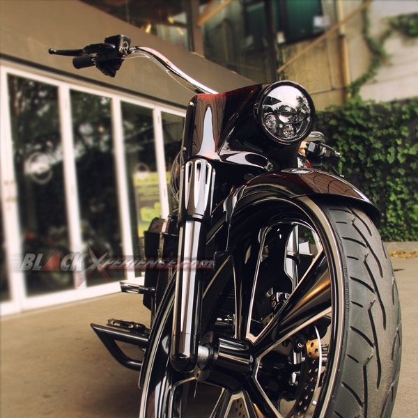 Modifikasi Full Aksesoris Harley-Davidson Road King