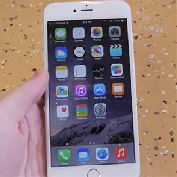 Video iPhone 6 Plus Dilindas Mobil 1,5 Ton